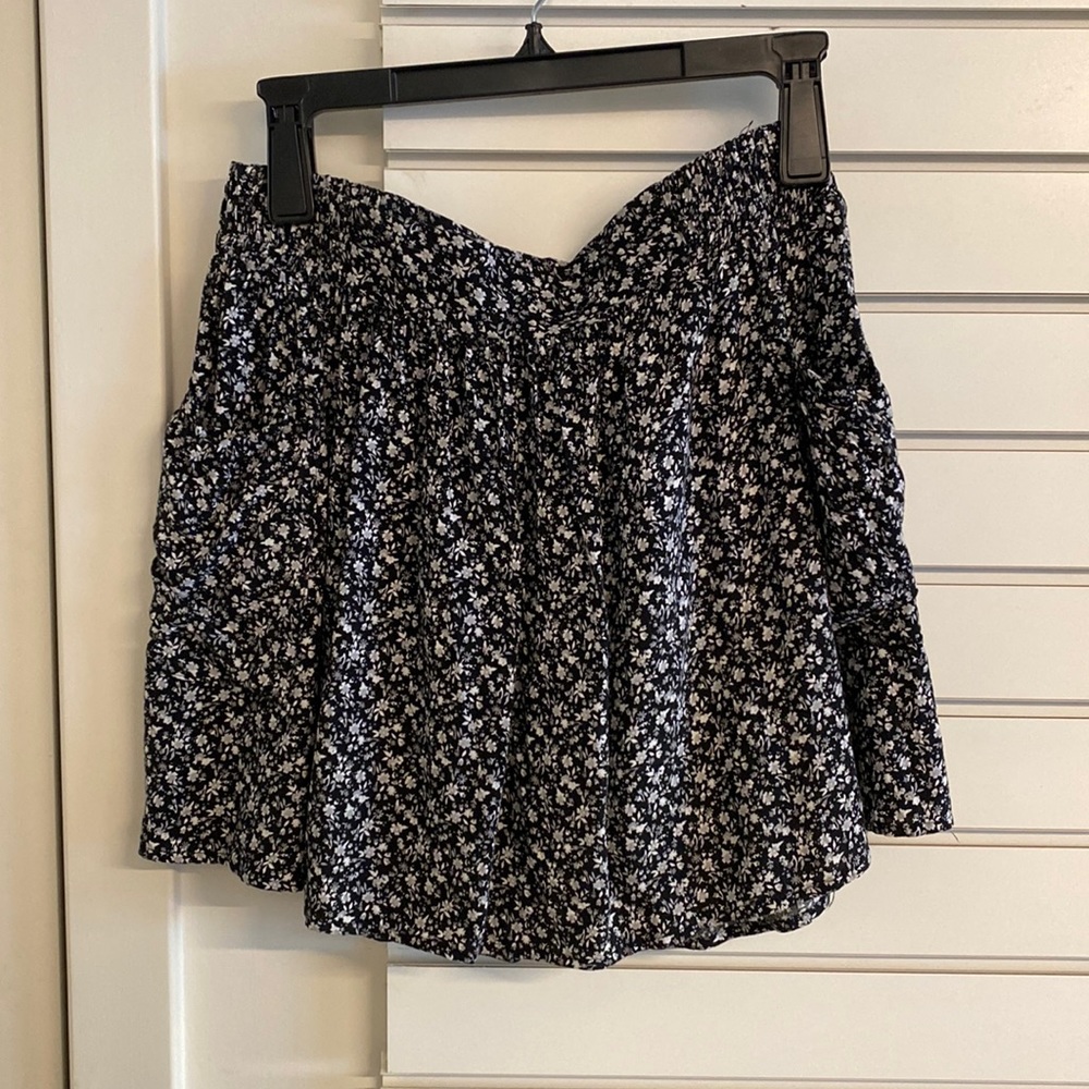 Floral mini skirt